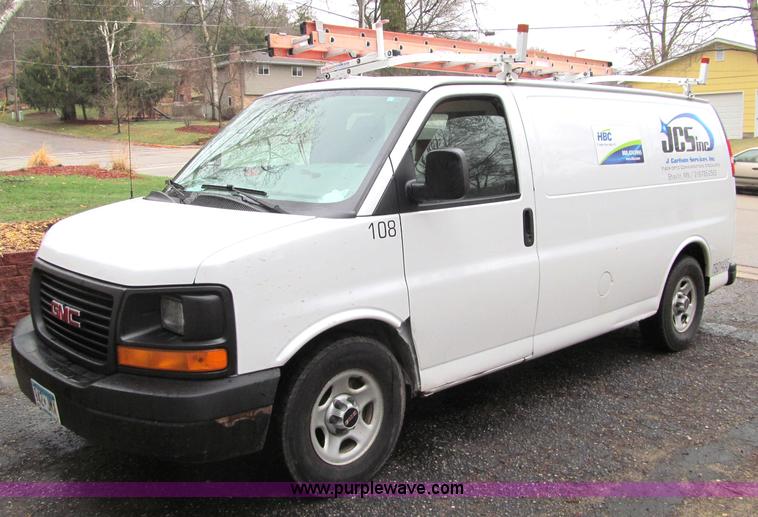 image for item G2933 2006 GMC Savana G1500 Cargo van