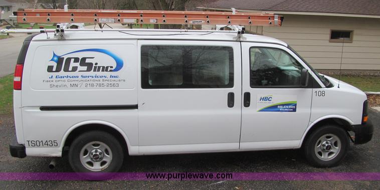 image for item G2933 2006 GMC Savana G1500 Cargo van