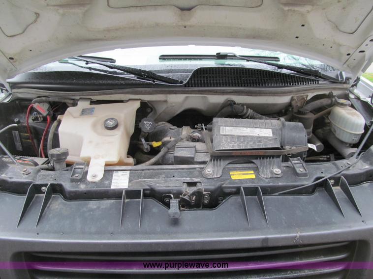 image for item G2933 2006 GMC Savana G1500 Cargo van