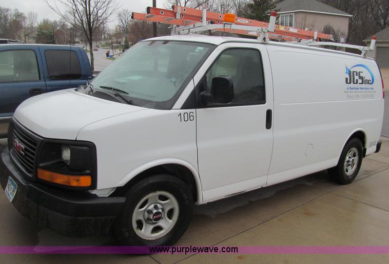 image for item G2934 2006 GMC Savana G1500 Cargo van