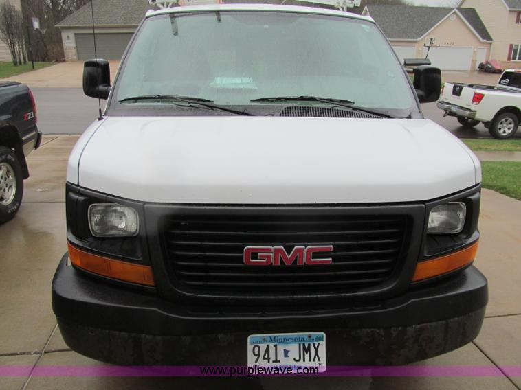 image for item G2934 2006 GMC Savana G1500 Cargo van