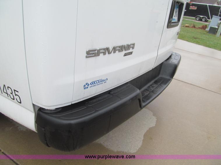 image for item G2934 2006 GMC Savana G1500 Cargo van