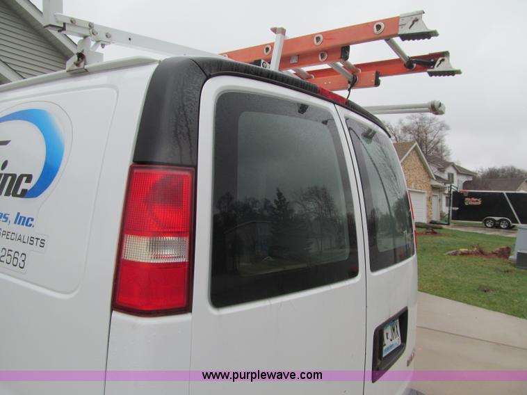 image for item G2934 2006 GMC Savana G1500 Cargo van