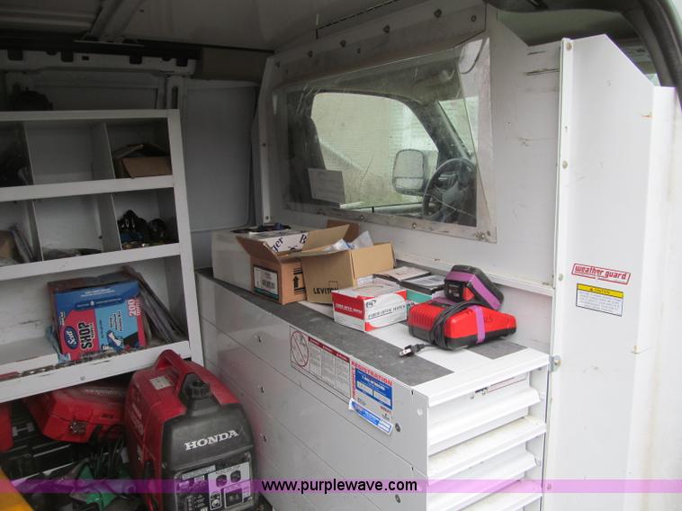 image for item G2934 2006 GMC Savana G1500 Cargo van