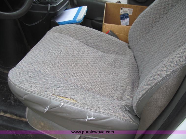 image for item G2934 2006 GMC Savana G1500 Cargo van