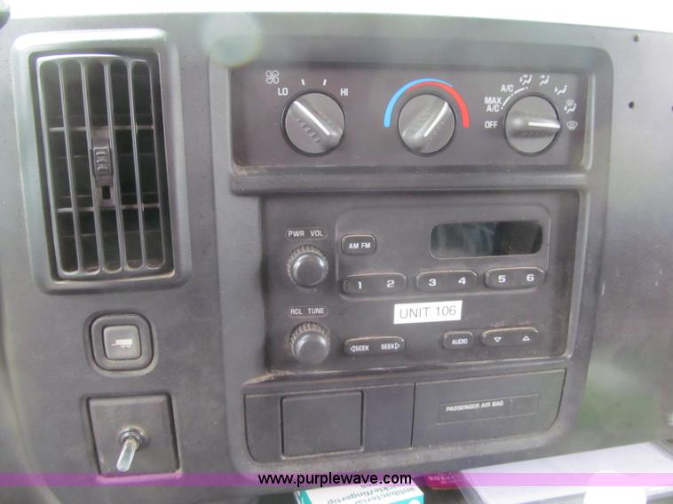 image for item G2934 2006 GMC Savana G1500 Cargo van