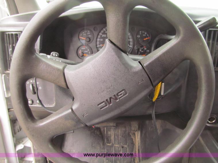 image for item G2934 2006 GMC Savana G1500 Cargo van