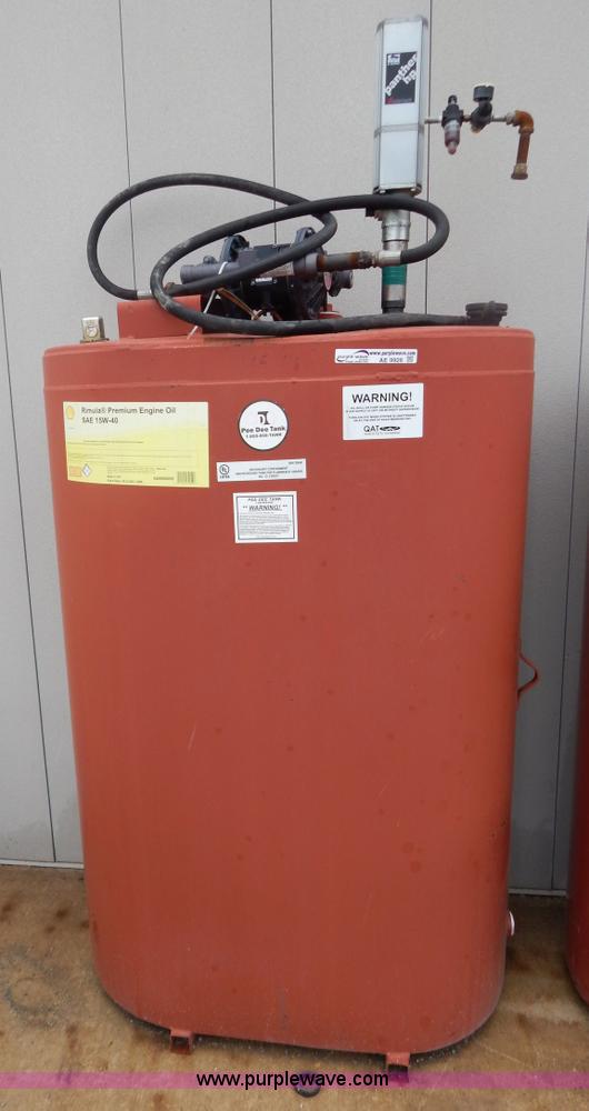 image for item AE9926 (3) bulk oil tanks