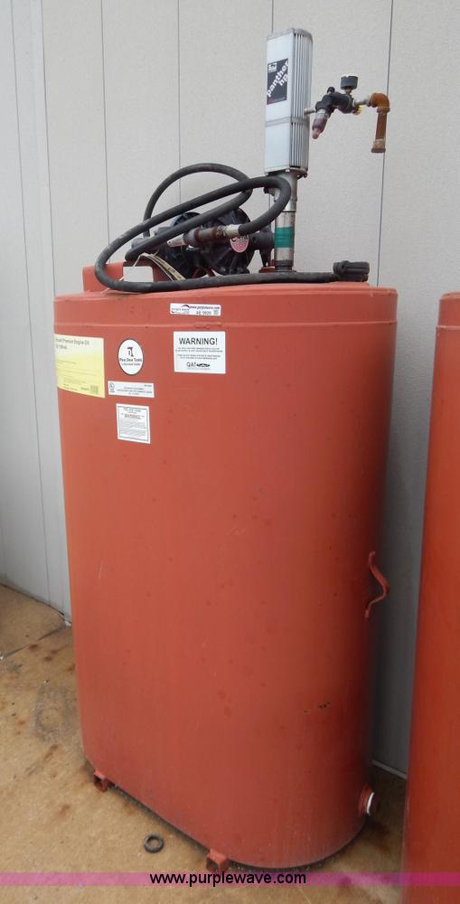 image for item AE9926 (3) bulk oil tanks