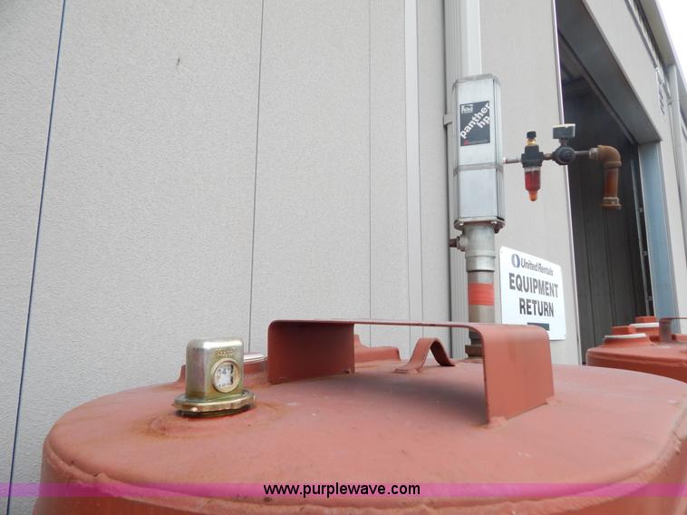 image for item AE9926 (3) bulk oil tanks