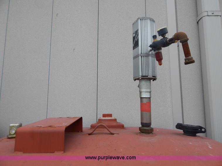 image for item AE9926 (3) bulk oil tanks