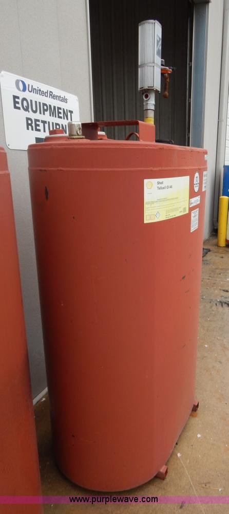 image for item AE9926 (3) bulk oil tanks
