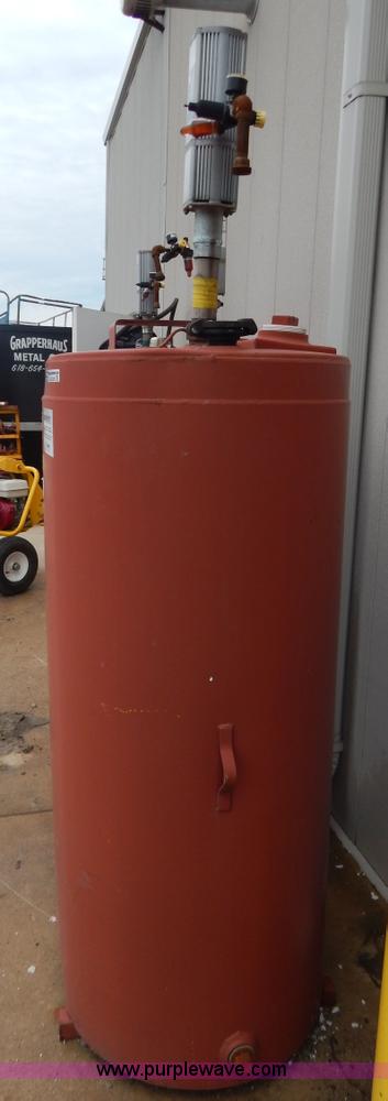 image for item AE9926 (3) bulk oil tanks