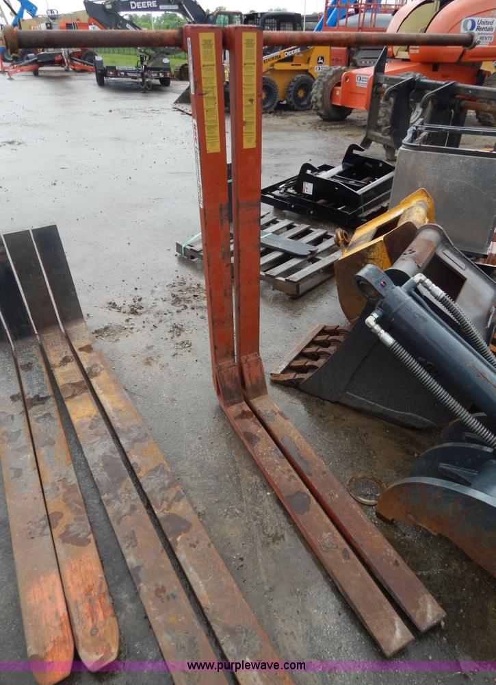 image for item AE9929 Pallet forks for wheel loader