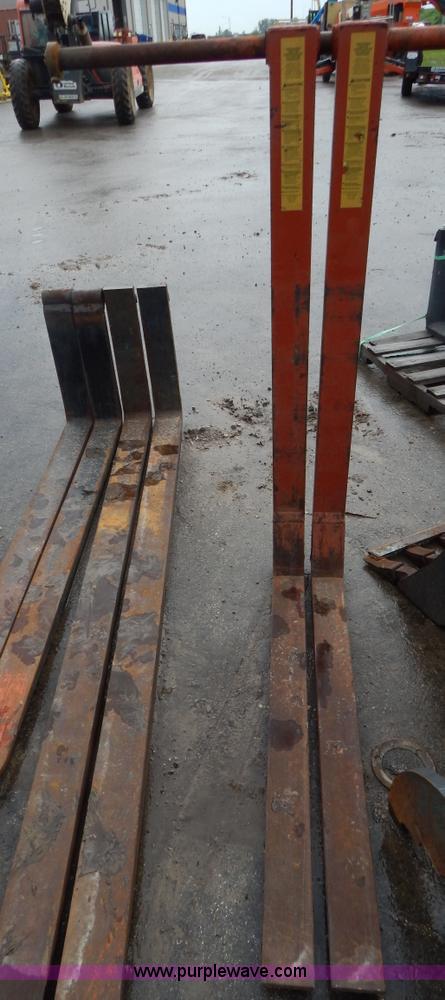 image for item AE9929 Pallet forks for wheel loader