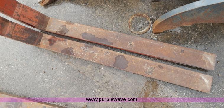 image for item AE9929 Pallet forks for wheel loader