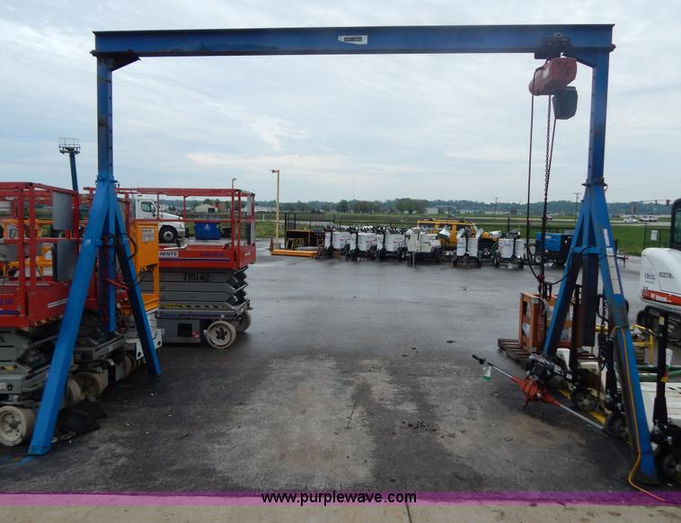 image for item AE9930 Gentry crane