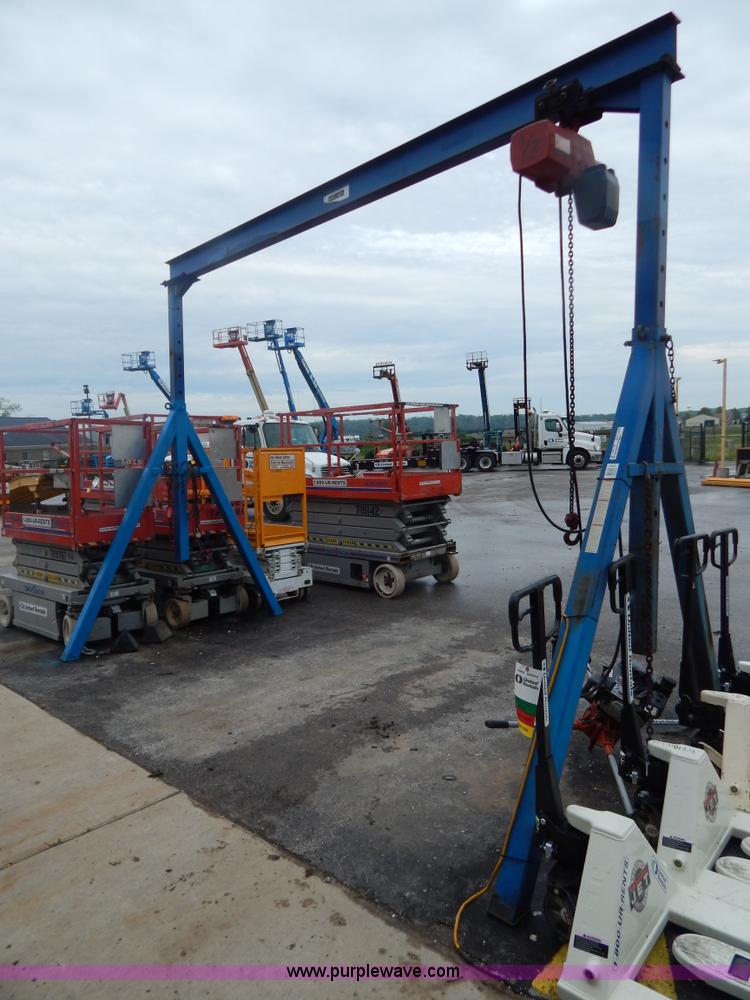 image for item AE9930 Gentry crane