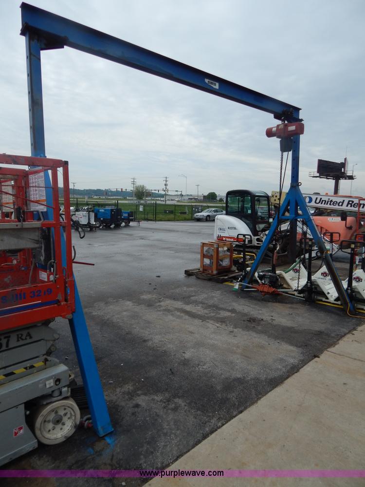 image for item AE9930 Gentry crane