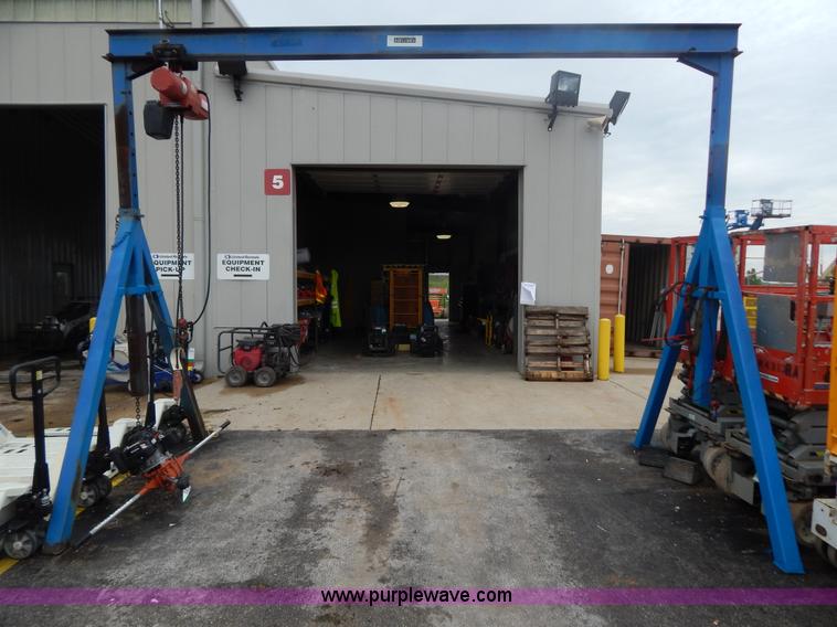 image for item AE9930 Gentry crane