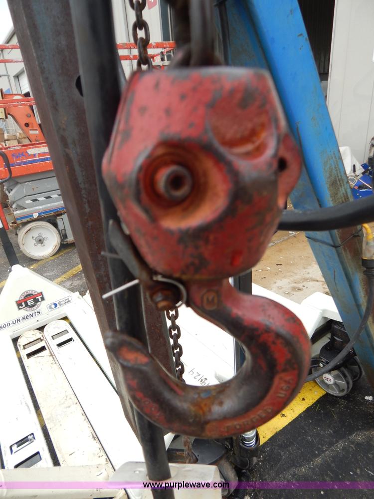 image for item AE9930 Gentry crane