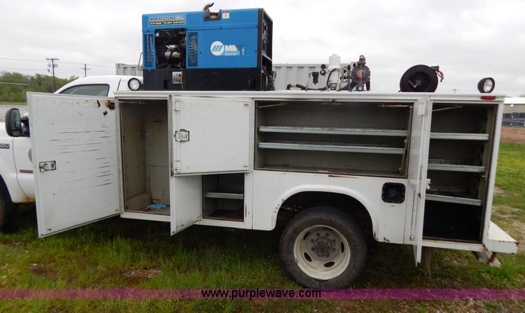 image for item G3180 2004 Ford F550 service truck
