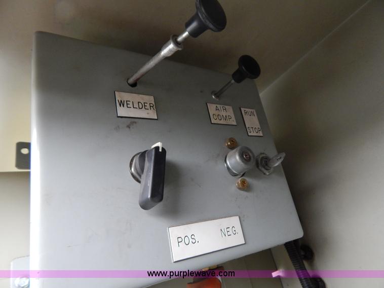 image for item G3180 2004 Ford F550 service truck