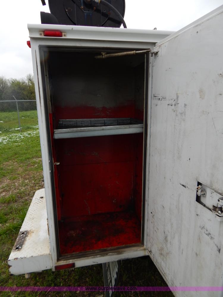 image for item G3180 2004 Ford F550 service truck