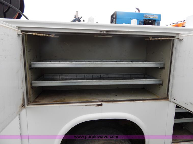 image for item G3180 2004 Ford F550 service truck