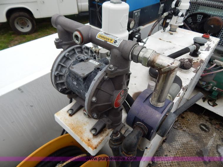 image for item G3180 2004 Ford F550 service truck