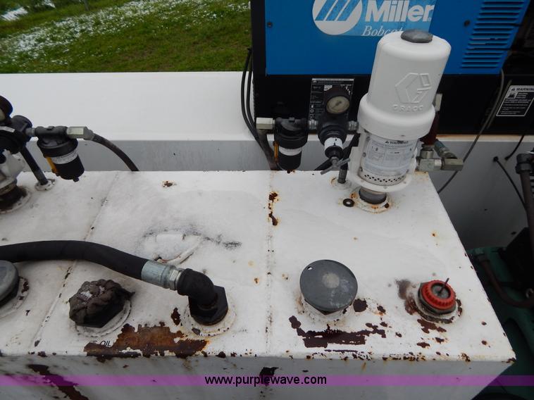 image for item G3180 2004 Ford F550 service truck