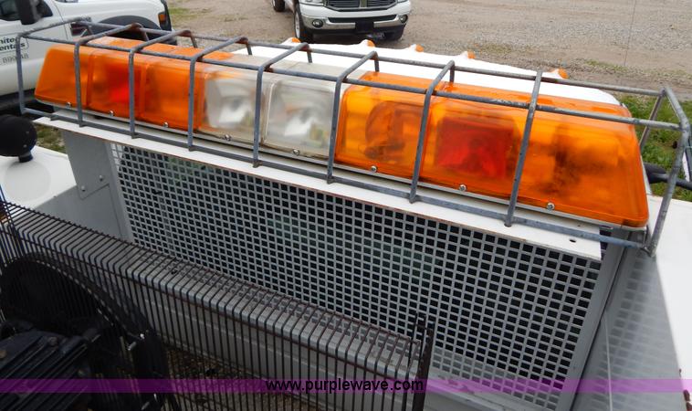 image for item G3180 2004 Ford F550 service truck