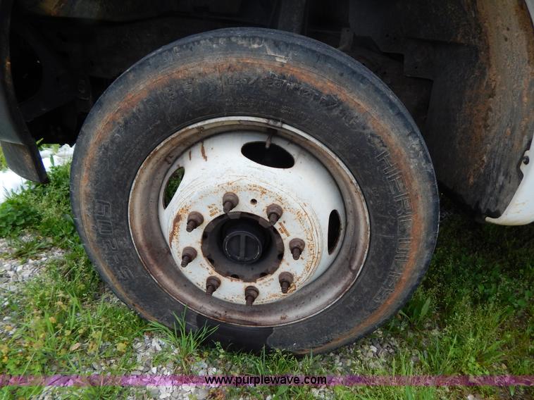 image for item G3180 2004 Ford F550 service truck