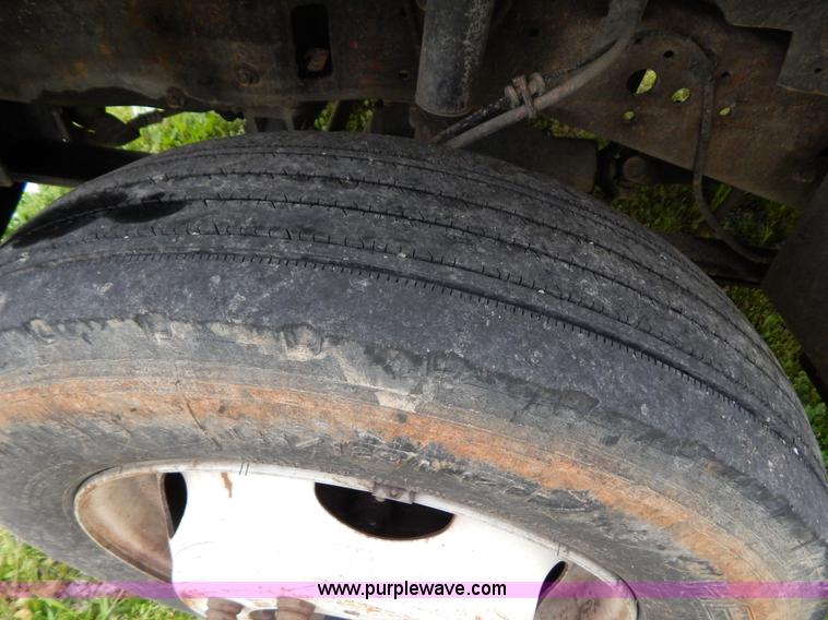 image for item G3180 2004 Ford F550 service truck