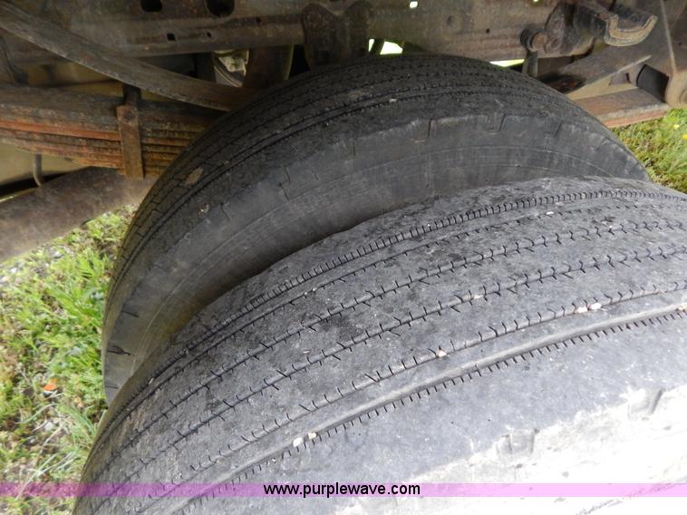 image for item G3180 2004 Ford F550 service truck