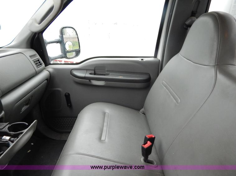 image for item G3180 2004 Ford F550 service truck