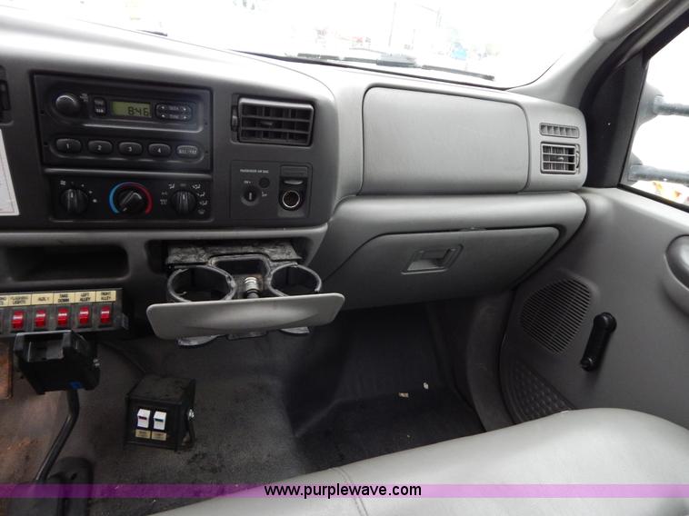 image for item G3180 2004 Ford F550 service truck