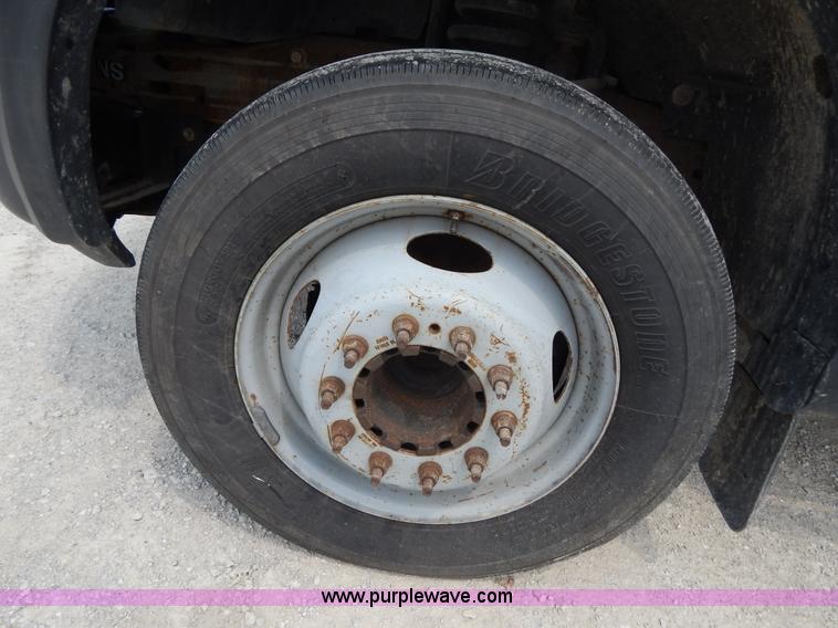 image for item G3193 2006 Ford F550 XL service truck