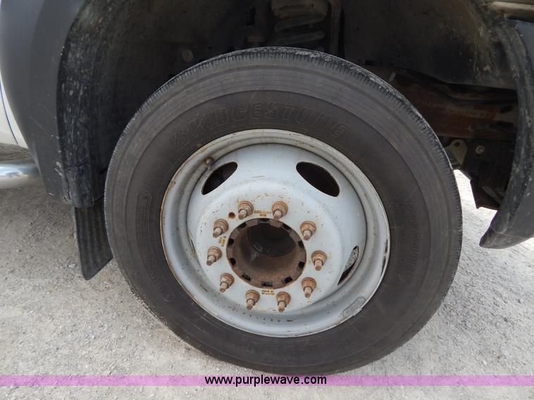image for item G3193 2006 Ford F550 XL service truck