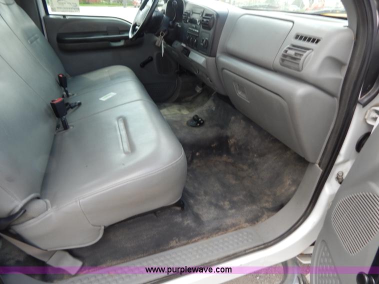 image for item G3193 2006 Ford F550 XL service truck