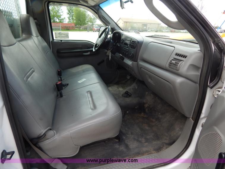 image for item G3193 2006 Ford F550 XL service truck