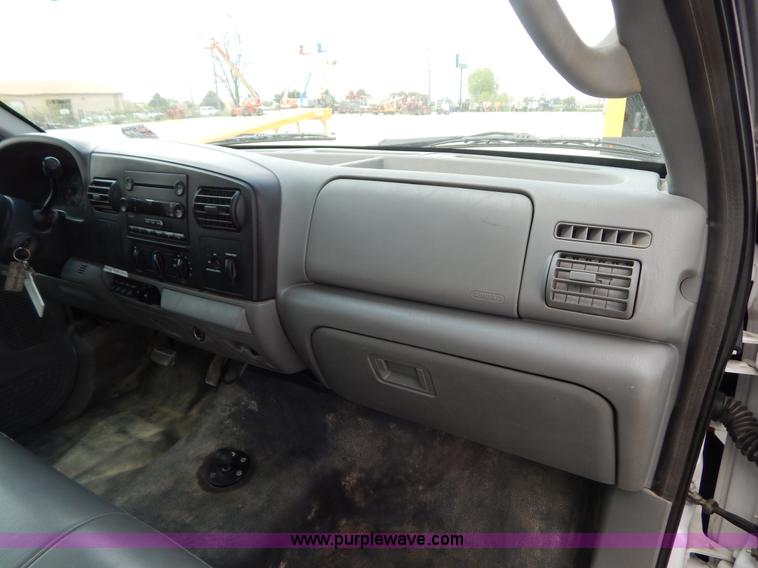 image for item G3193 2006 Ford F550 XL service truck