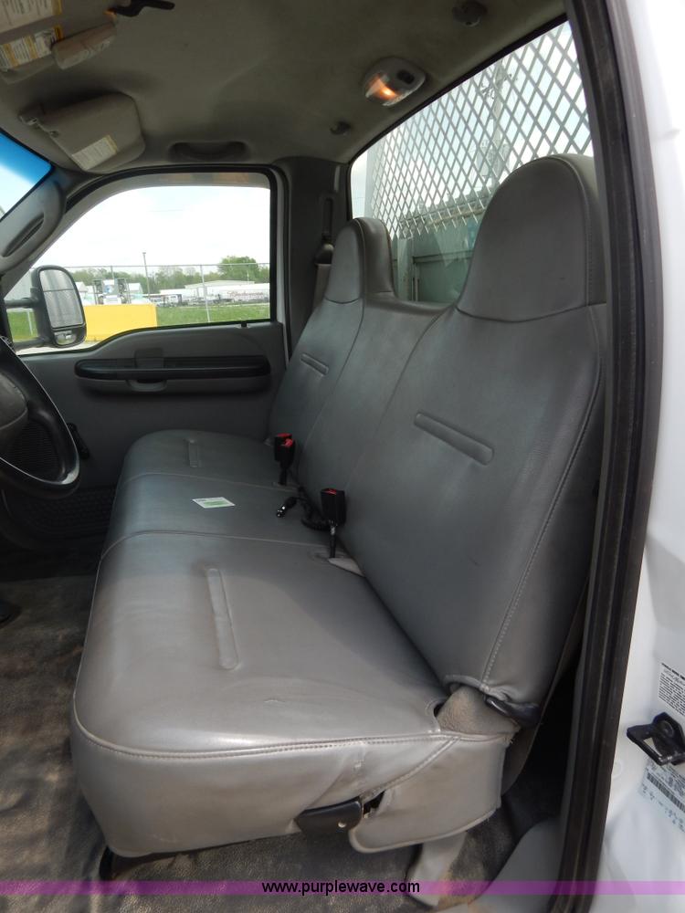 image for item G3193 2006 Ford F550 XL service truck