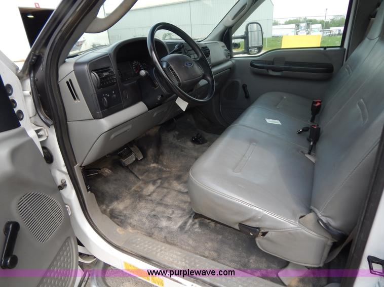 image for item G3193 2006 Ford F550 XL service truck