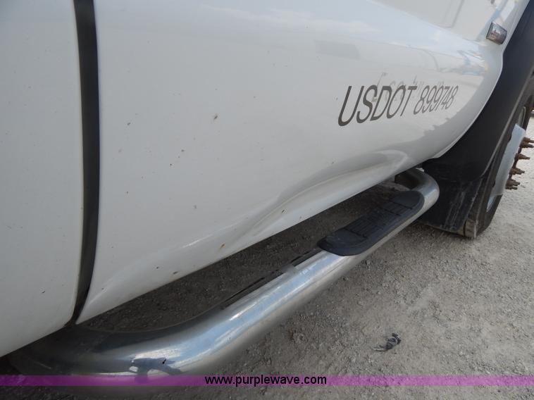 image for item G3193 2006 Ford F550 XL service truck