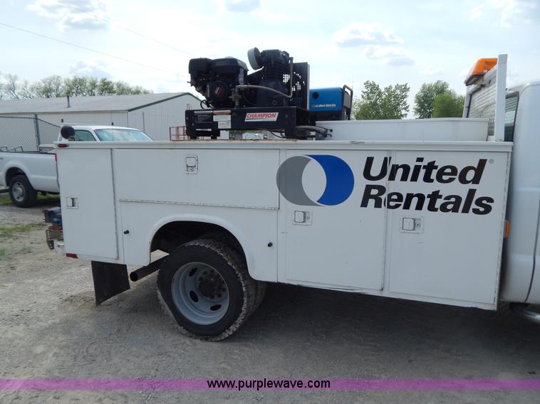 image for item G3193 2006 Ford F550 XL service truck