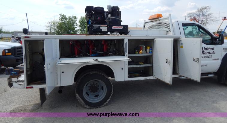image for item G3193 2006 Ford F550 XL service truck