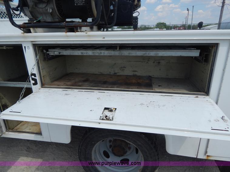 image for item G3193 2006 Ford F550 XL service truck