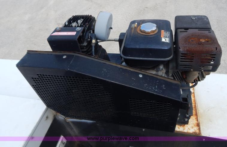 image for item G3193 2006 Ford F550 XL service truck