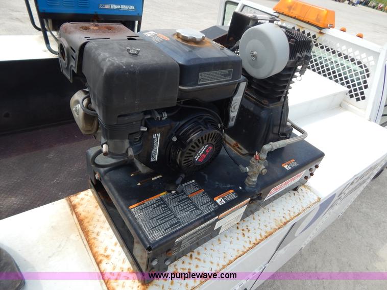 image for item G3193 2006 Ford F550 XL service truck